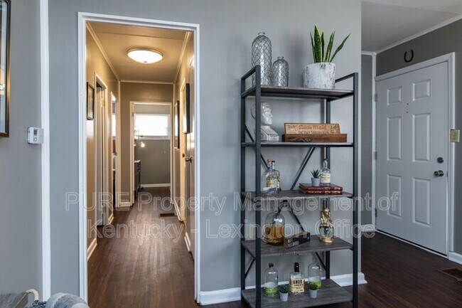 Building Photo - 317 Mockingbird Ln