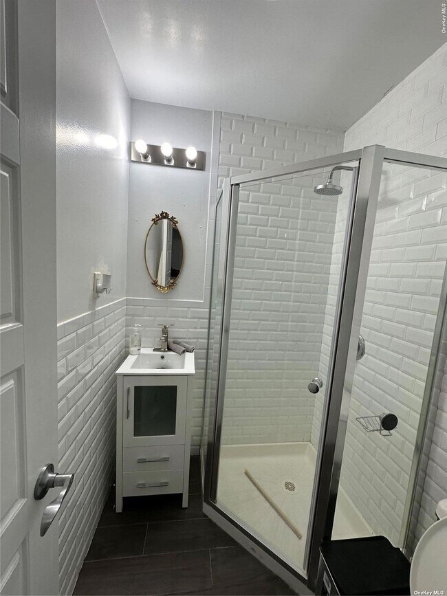 Building Photo - 288 Hendrix St