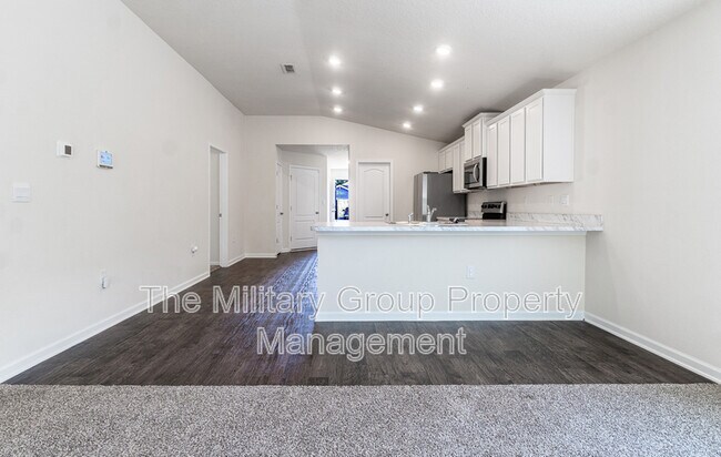 Building Photo - 15668 Strawberry Roan Ct