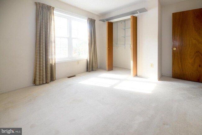 Building Photo - 1114 Ellingwood Dr