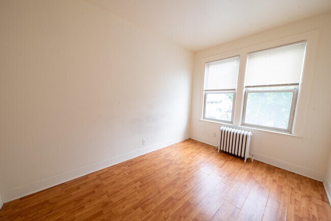 Building Photo - 37 64th St