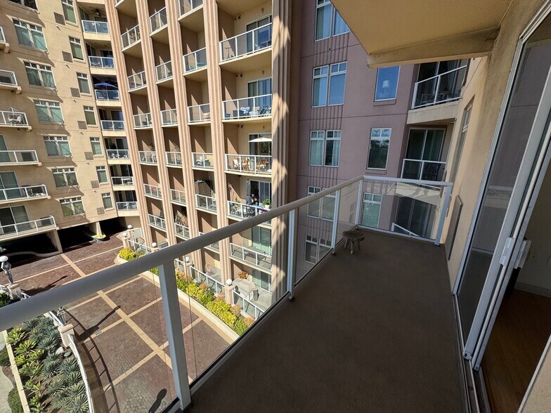 Building Photo - 488 E Ocean Blvd