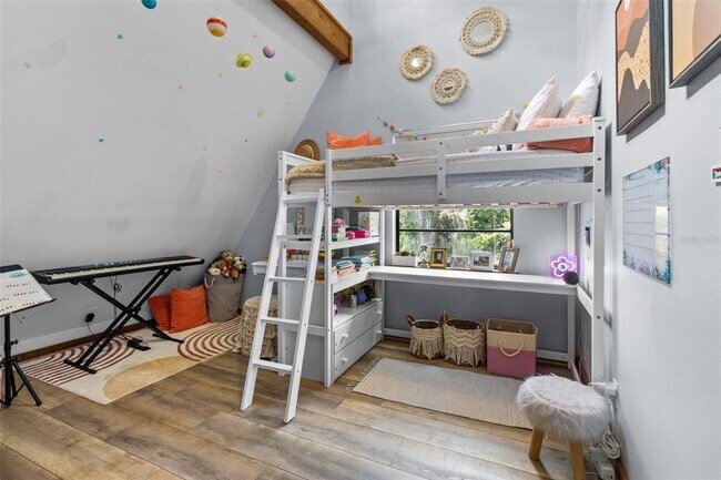 Building Photo - 4925 Hamilton Rd