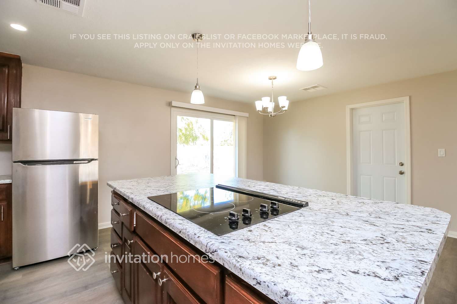 Building Photo - 1562 W Carol Ave