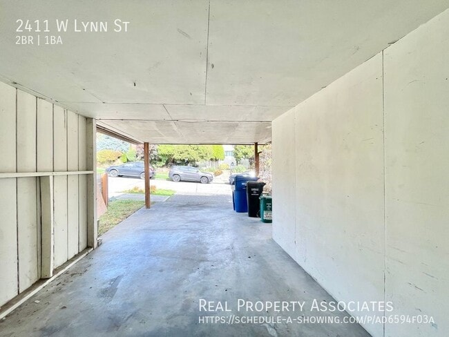 Building Photo - 2411 W Lynn St