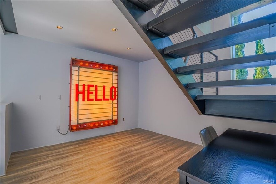 Building Photo - 1011 N Orange Grove Ave