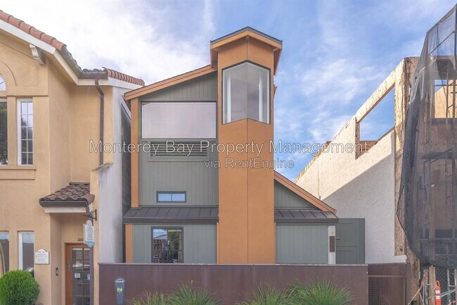Building Photo - 541 Foam St