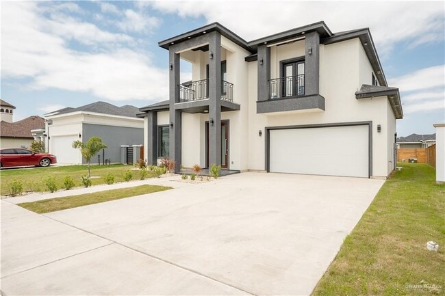 Building Photo - 1711 Lago Delton