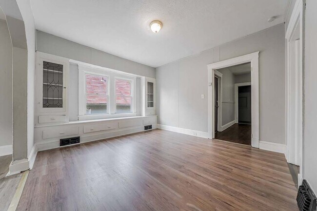 Building Photo - 3484 W 58th St