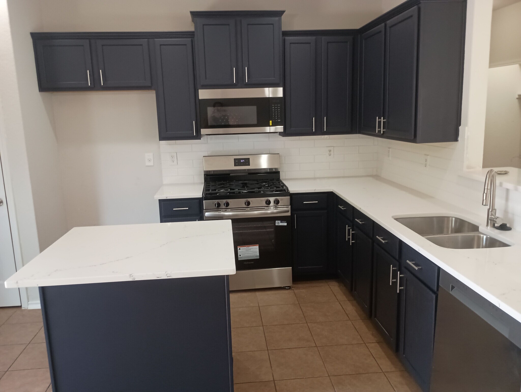 Building Photo - Room in House on Katherine Way