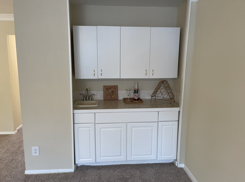 Building Photo - 7531 Spring Lake Dr