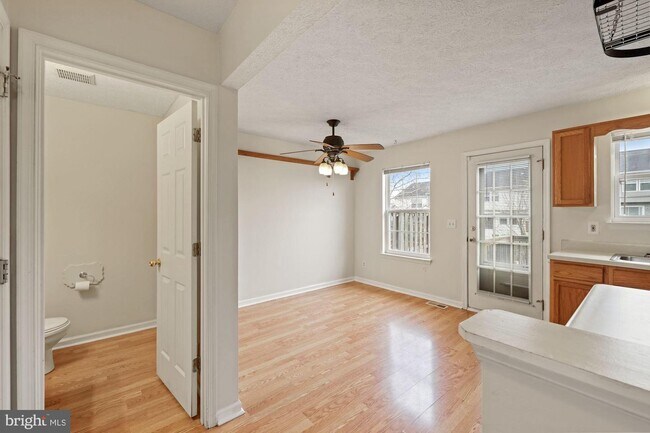 Building Photo - 321 Copperfield Ln