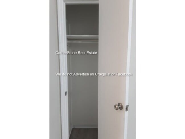 Building Photo - 6701 Pin Oak Ln