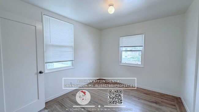 Building Photo - Remodeled top floor 1 Bd with hardwood flooring and spacious modern kitchen $1850