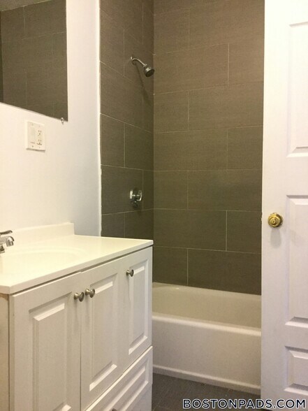 Building Photo - 119 Washington St