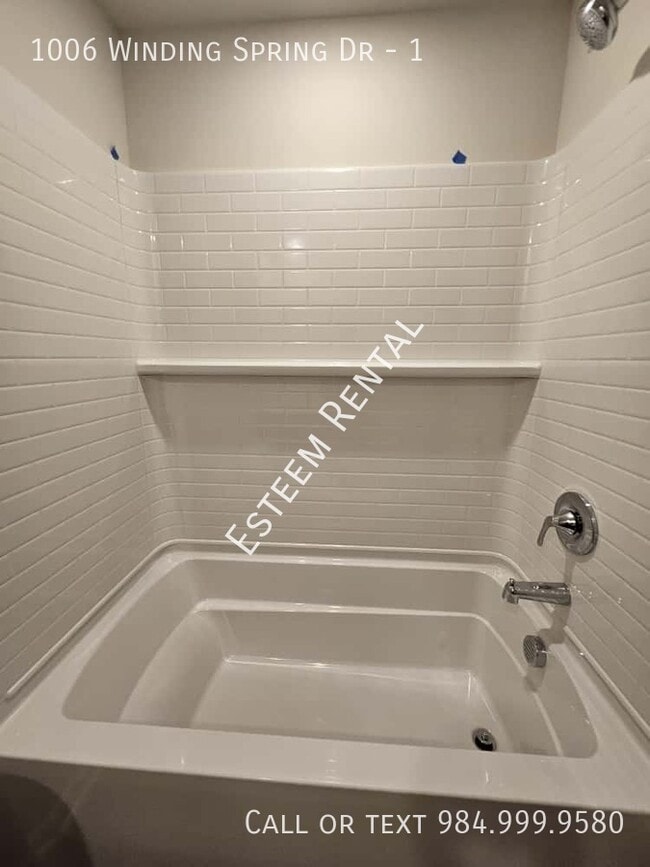 Building Photo - 1006 Winding Spg Dr