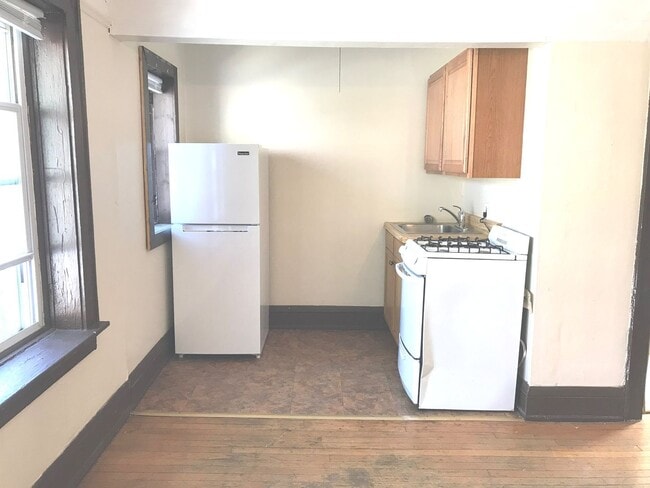 Interior Photo - 1315 Cass