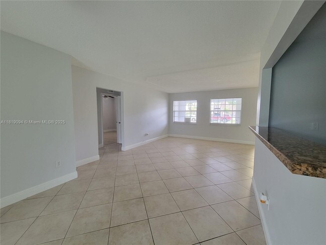 Building Photo - 1814 Oakmount Dr
