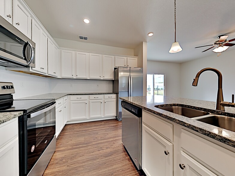 Building Photo - 61 Olivewood Pl