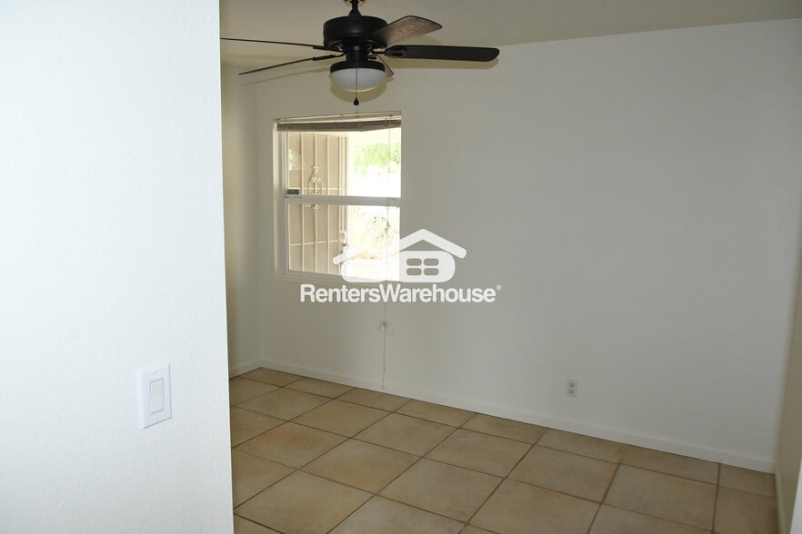 Building Photo - 938 N Evergreen Ct