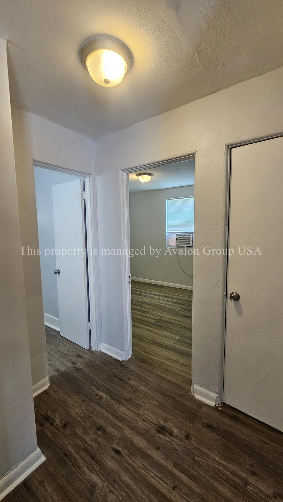 Building Photo - 604 W 18th St