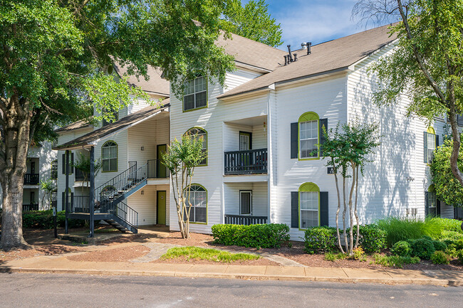 Building Photo - Savannah Creek