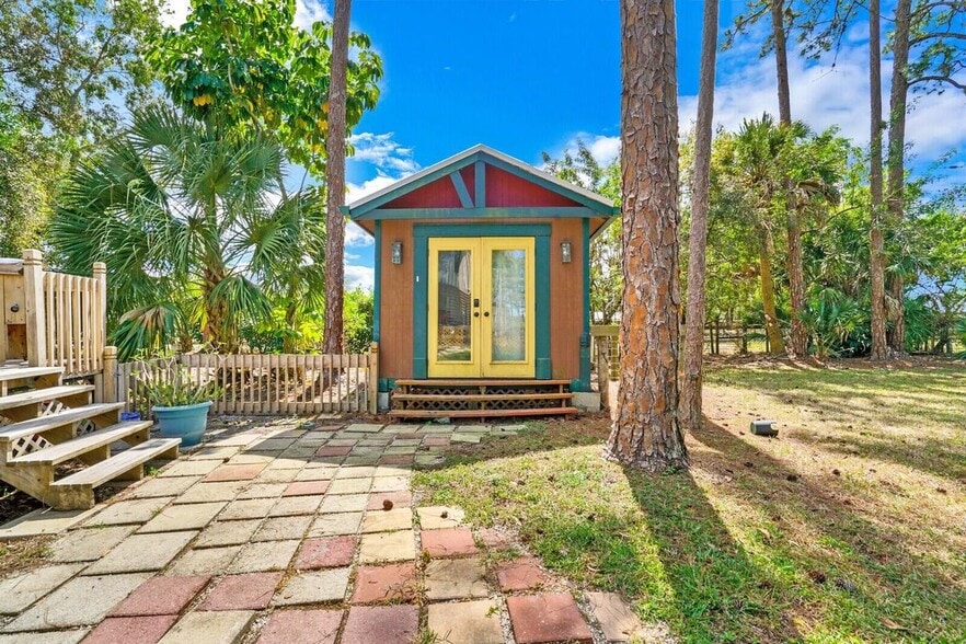 Building Photo - 13050 Marcella Blvd