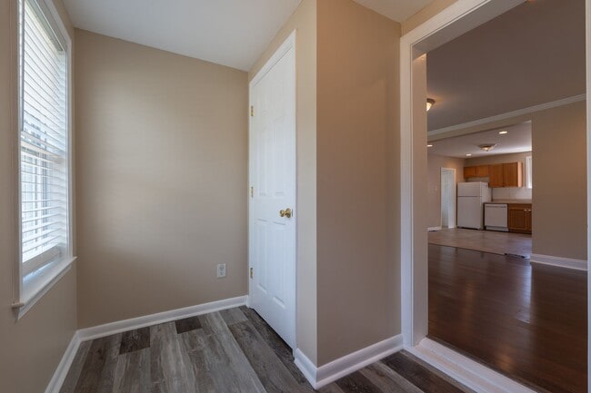 Building Photo - BEAUTIFUL 3 Bedroom Home in Little Creek!