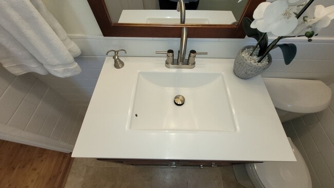 Building Photo - Stunning remodel in ideal location!