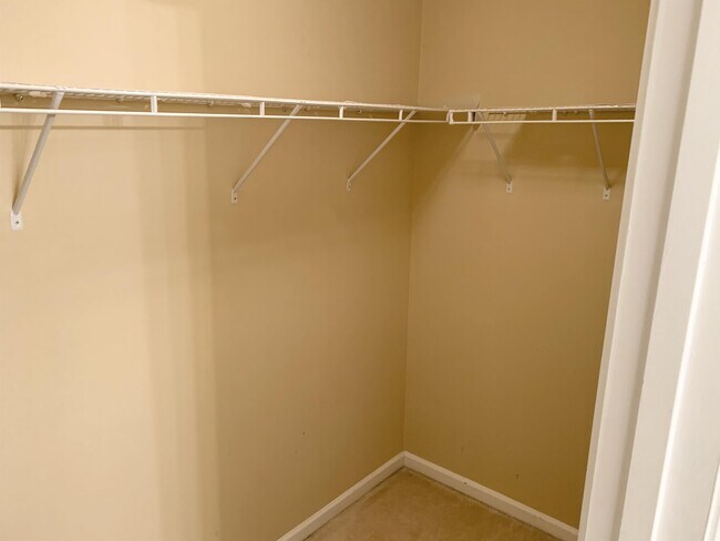 Building Photo - 306 Kaley Dr