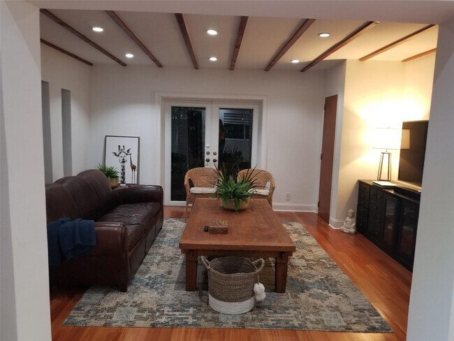 Building Photo - 2369 Overbrook St