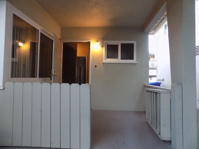 Building Photo - m509 - Serochi