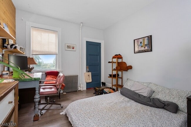 Building Photo - 298 Carmita Ave