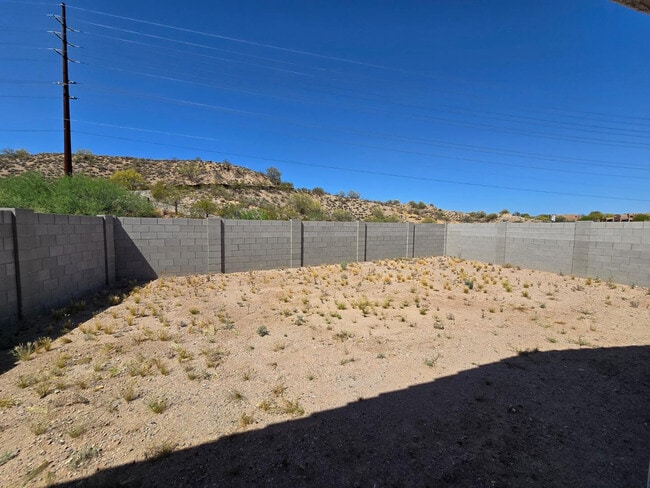 Building Photo - 736 Dylan Ct