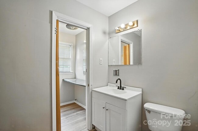 Building Photo - 701 Gaywood Dr