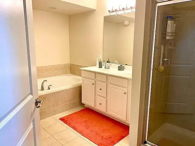Master bath - 1909 Old Brick Rd