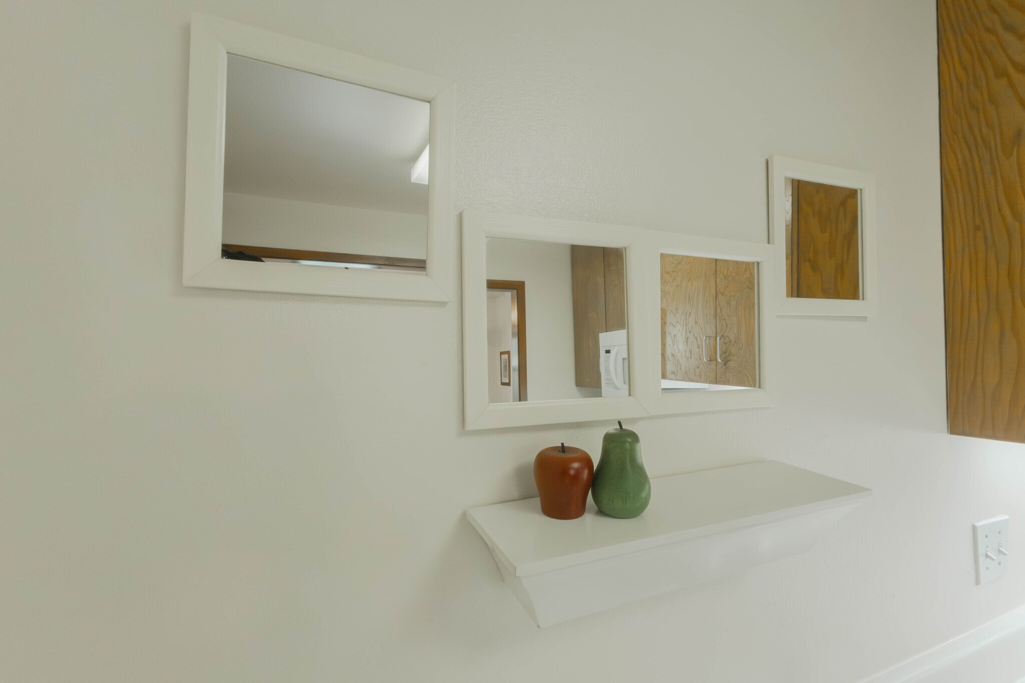 Building Photo - 207 3rd St