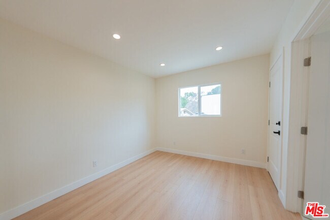 Building Photo - 7755 Day St