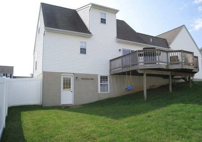 Building Photo - Beautiful 3 Bedroom, 2 Bath Home in Red Lion Schools!