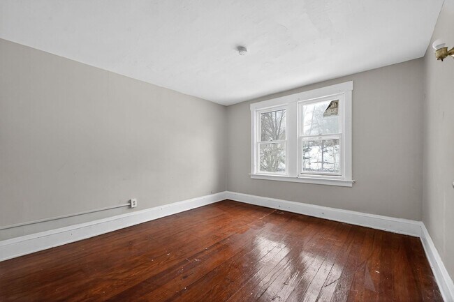 Building Photo - Charming 3BR House in Cleveland