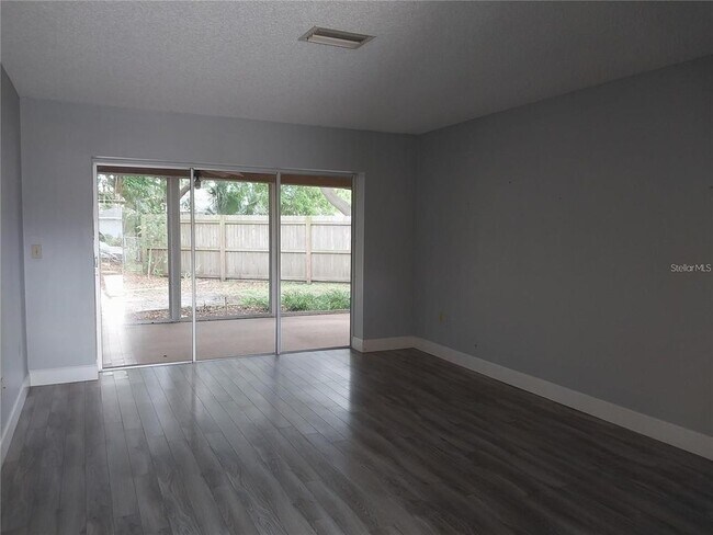 Building Photo - 3962 Basswood Dr