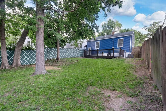 Building Photo - 6444 Wade Ave