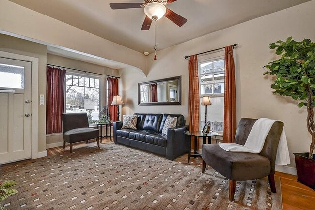 Building Photo - 216 N 19th St