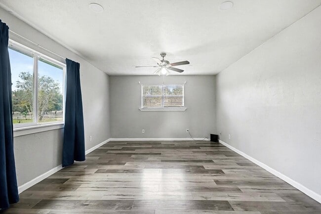 Building Photo - 1627 Texas Ave