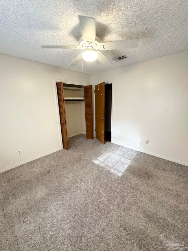 Building Photo - 6740 Bunker Hill Cir