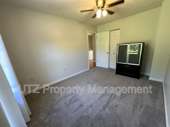 Building Photo - 850 Medinah Cir