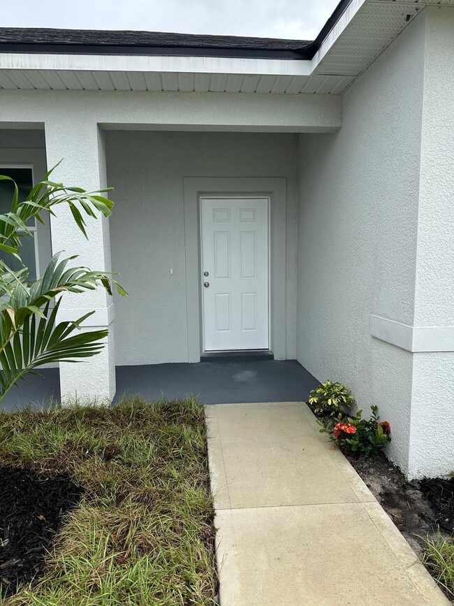 Building Photo - 691 San Filippo Dr SE