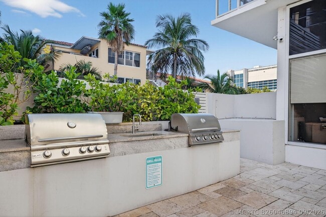 Building Photo - 209 N Fort Lauderdale Beach Blvd