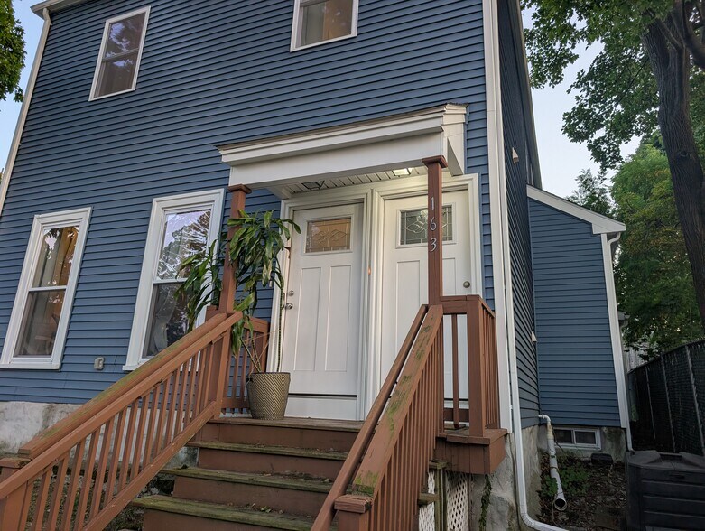 Primary Photo - 163 Ferry St