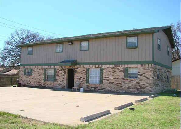 Primary Photo - Toro Four-plexes